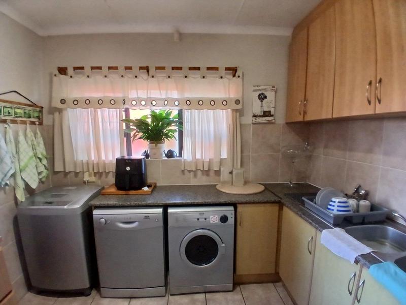 4 Bedroom Property for Sale in Fraaiuitsig Western Cape